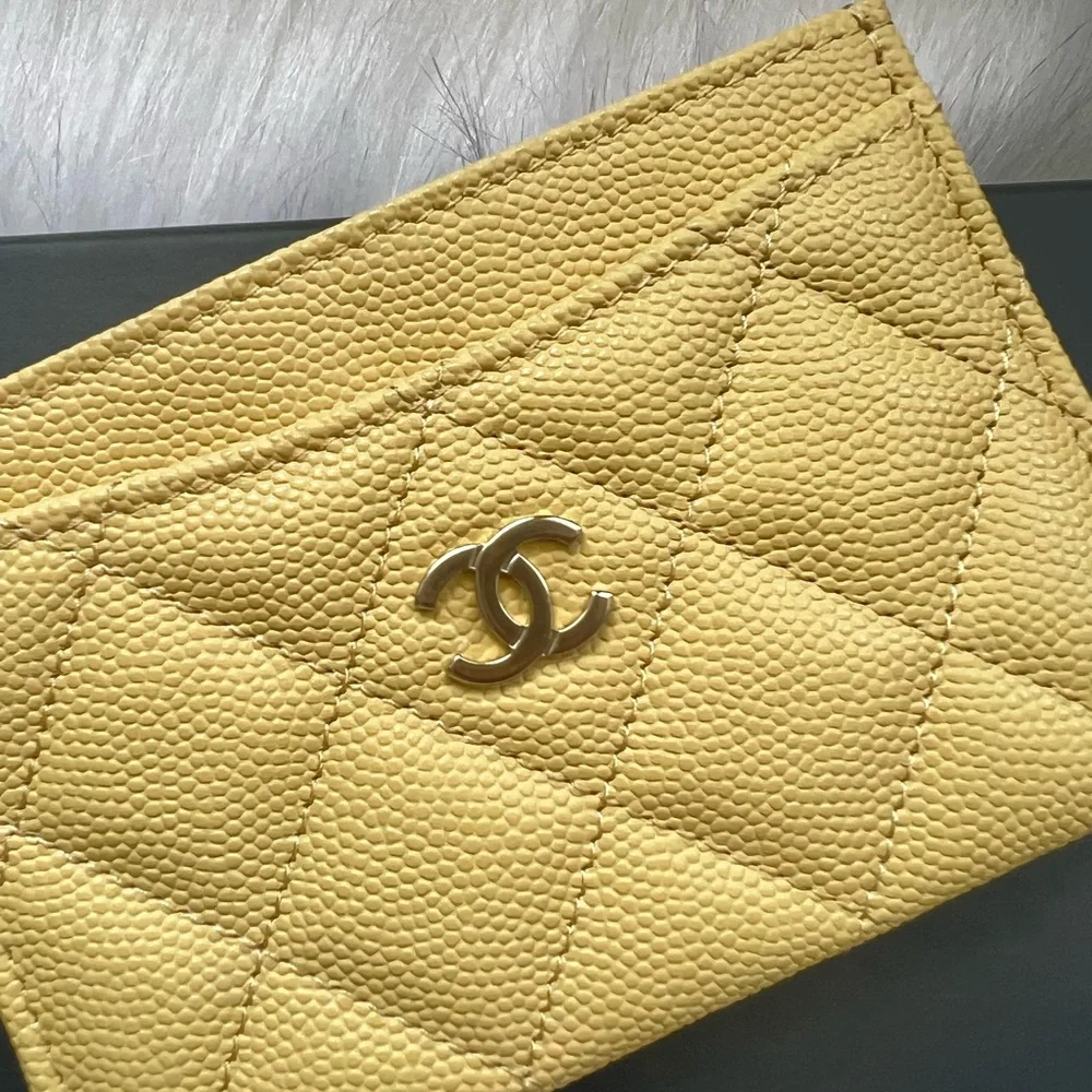 🔥CHANEL Classic Quilted Cardholder-butter yellow